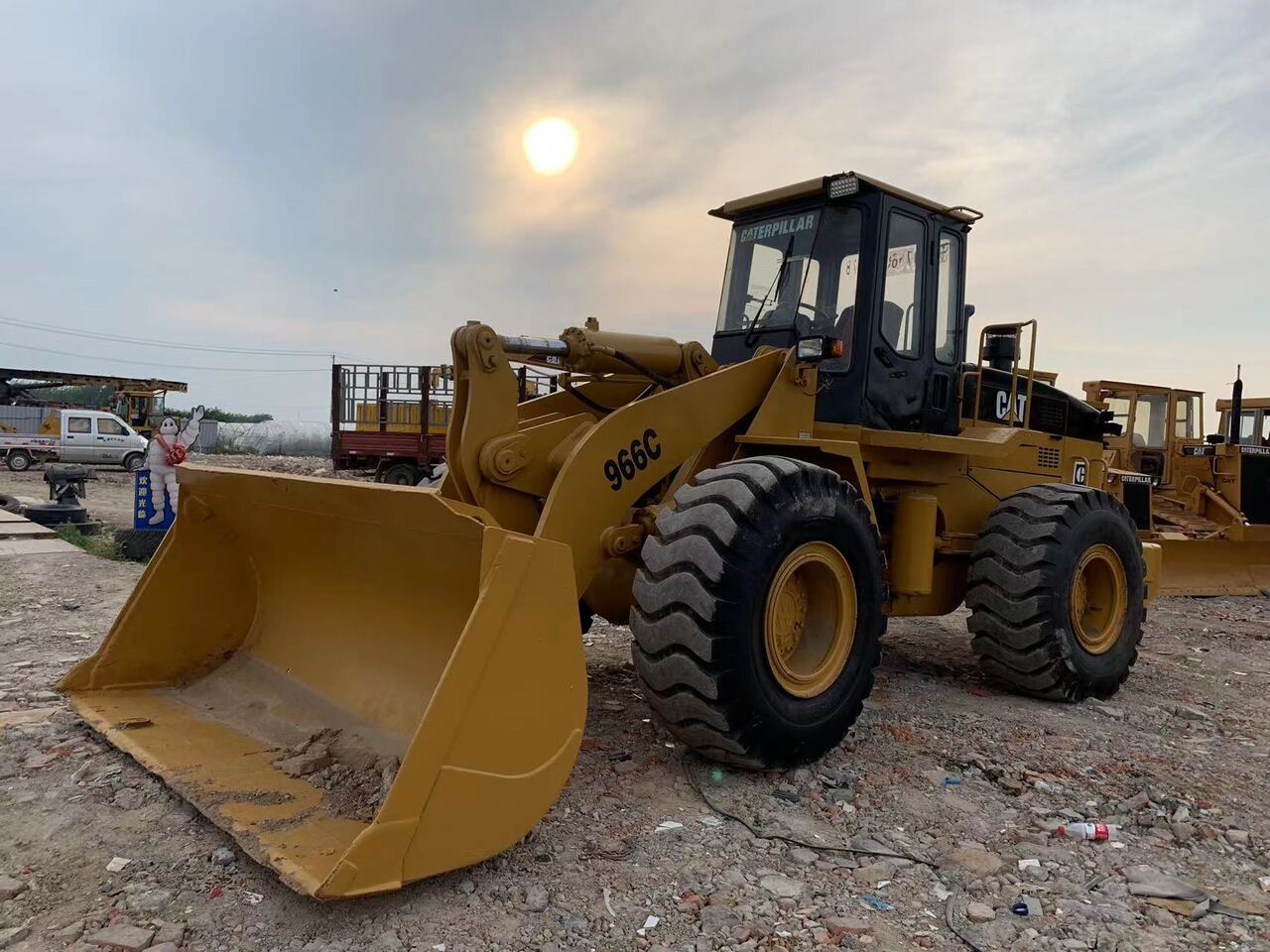 Wheel loader CATERPILLAR 966C