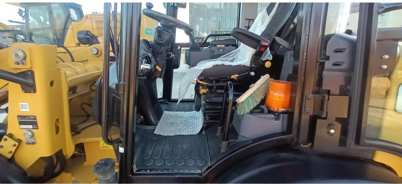 Wheel loader CAT 906
