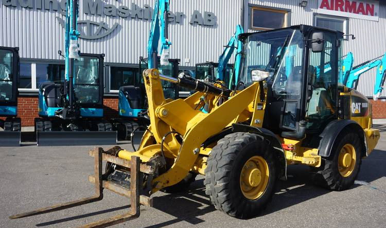 Wheel loader CAT 906M *Uthyres*