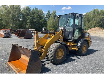 Wheel loader  CAT 907M