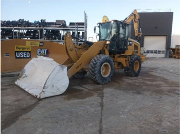 Wheel loader CAT 930M