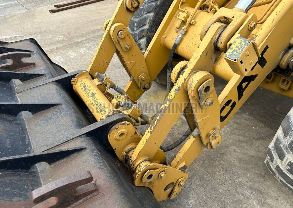 Wheel loader CAT IT 28 B