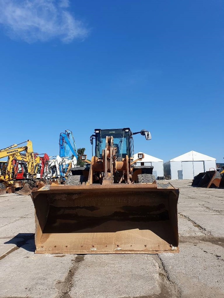 Wheel loader Case 821 E