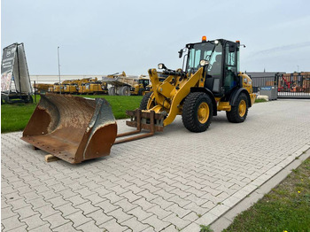 Wheel loader Cat 906M