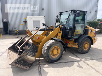 Wheel loader Cat 906M 