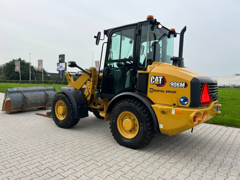 Wheel loader Cat 906M