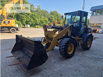 Wheel loader Cat 908M 