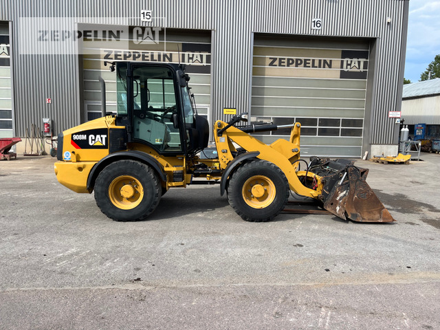 Wheel loader Cat 908M