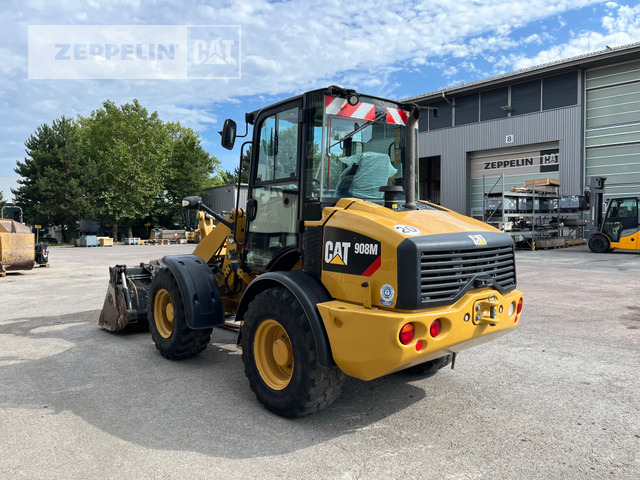 Wheel loader Cat 908M