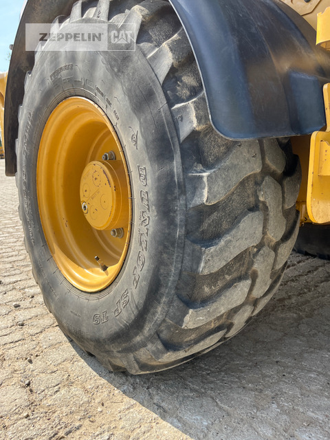 Wheel loader Cat 908M