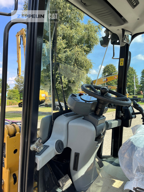 Wheel loader Cat 908M