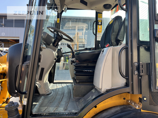 Wheel loader Cat 908M