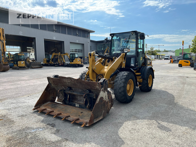 Wheel loader Cat 908M