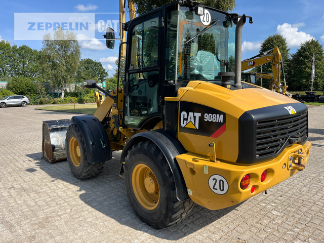 Wheel loader Cat 908M