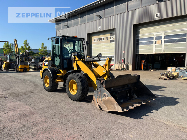 Wheel loader Cat 908M