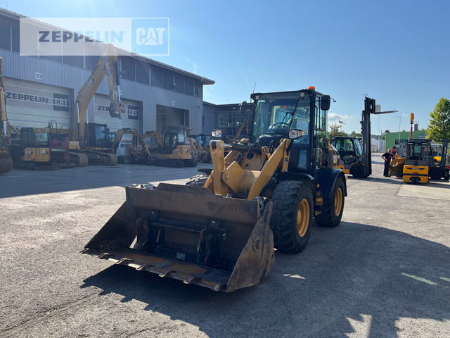 Wheel loader Cat 908M