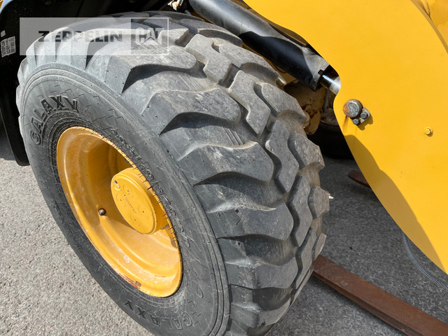 Wheel loader Cat 908M