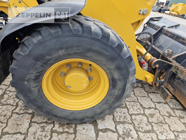 Wheel loader Cat 908M