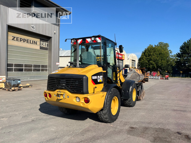 Wheel loader Cat 908M