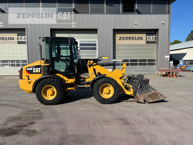 Wheel loader Cat 908M