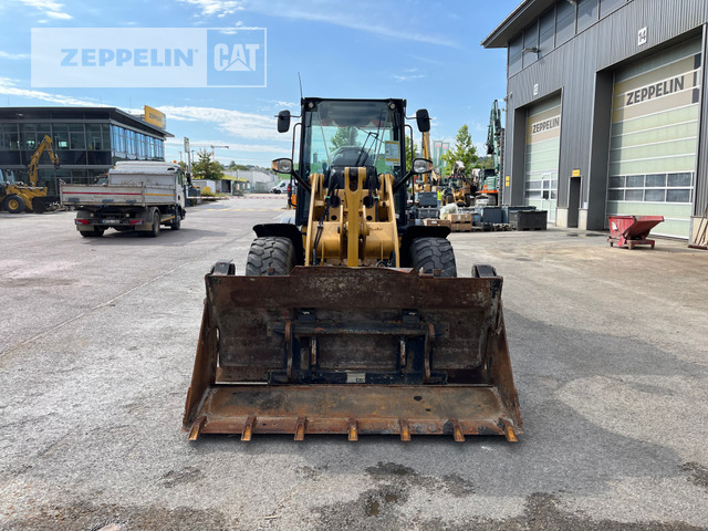 Wheel loader Cat 908M