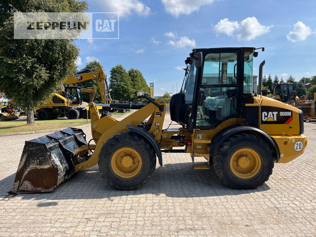 Wheel loader Cat 908M