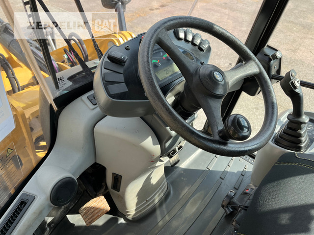 Wheel loader Cat 908M