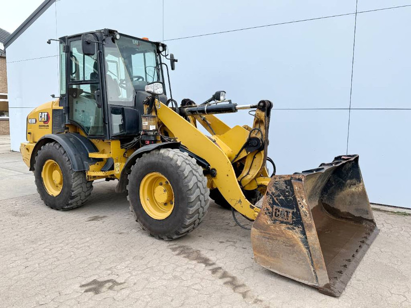 Wheel loader Cat 908M - German Machine / Quick Coupler