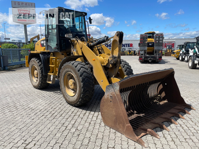 Wheel loader Cat 918M