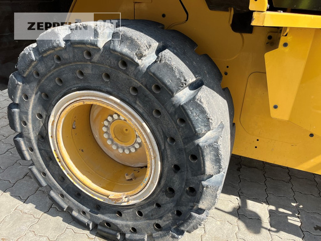 Wheel loader Cat 926M