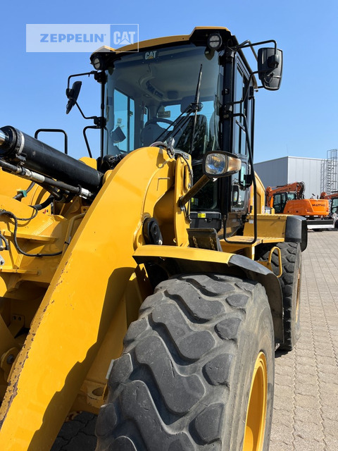 Wheel loader Cat 938M