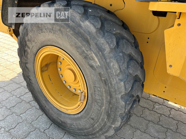 Wheel loader Cat 938M