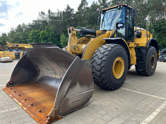 Wheel loader Cat 966M