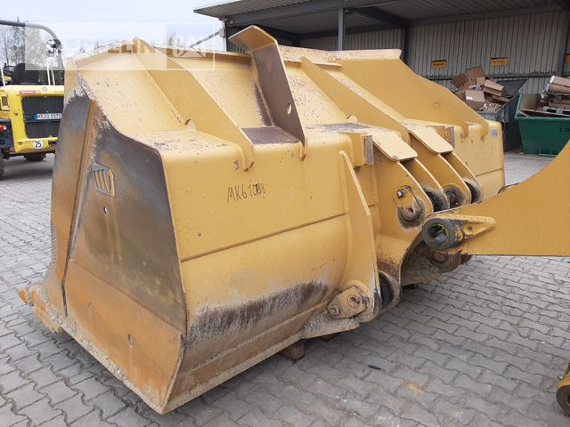 Wheel loader Cat 982M