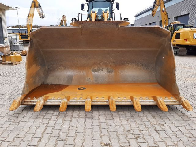 Wheel loader Cat 982M