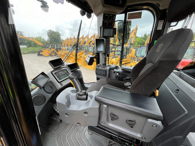 Wheel loader Cat 982M