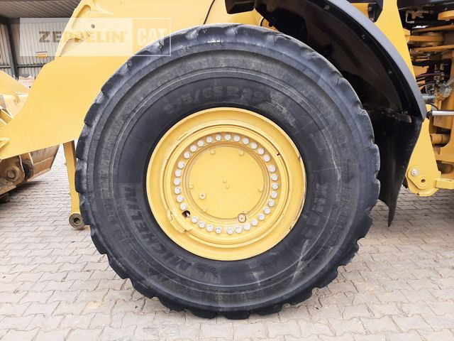 Wheel loader Cat 982M