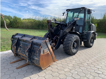 Wheel loader Caterpillar 906M