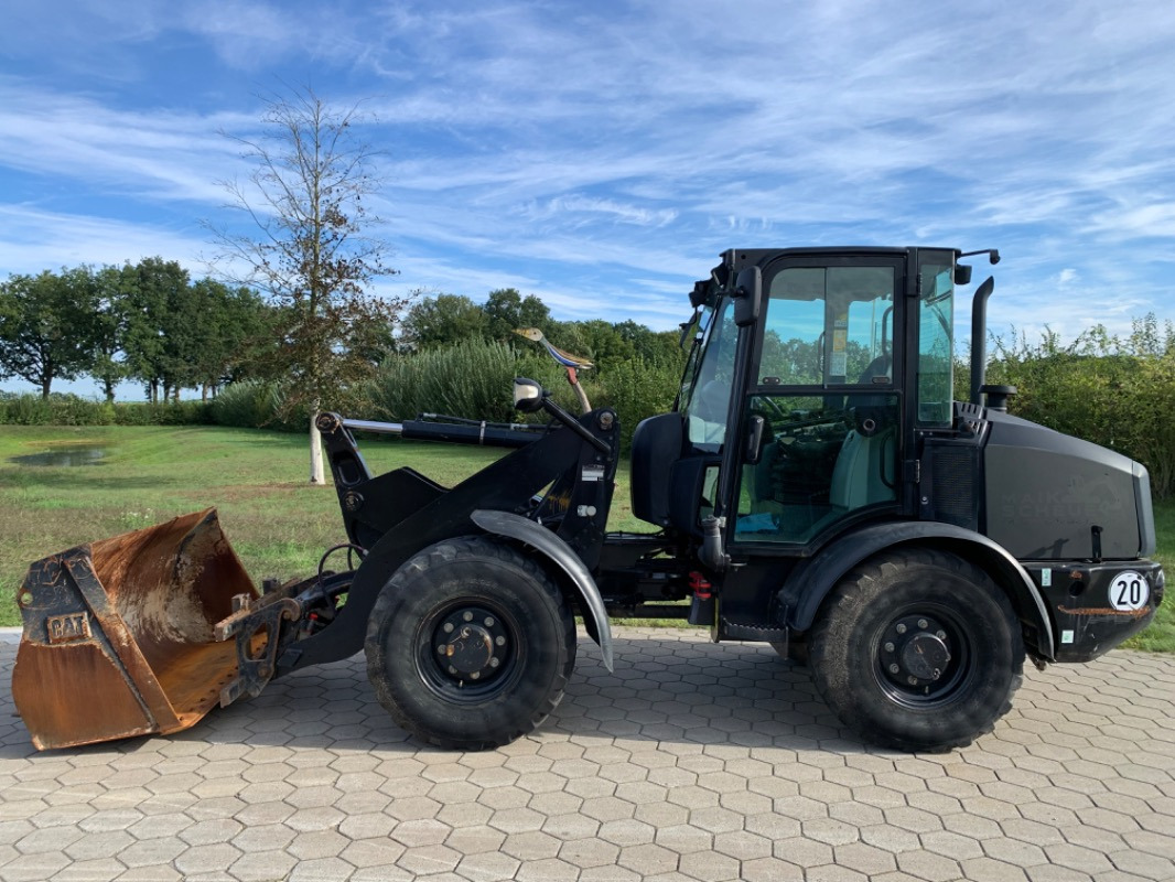 Wheel loader Caterpillar 906M