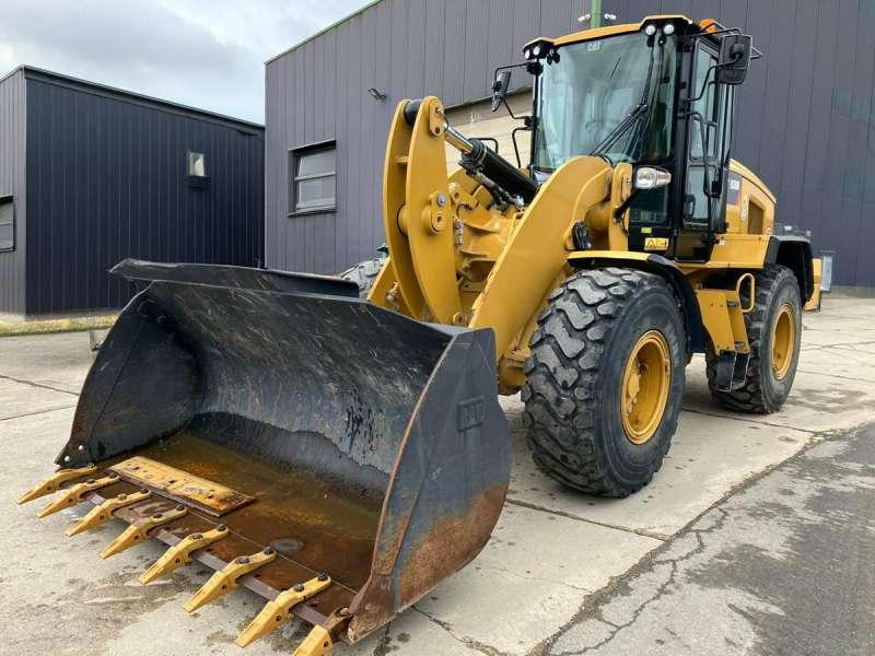 Wheel loader Caterpillar 938M