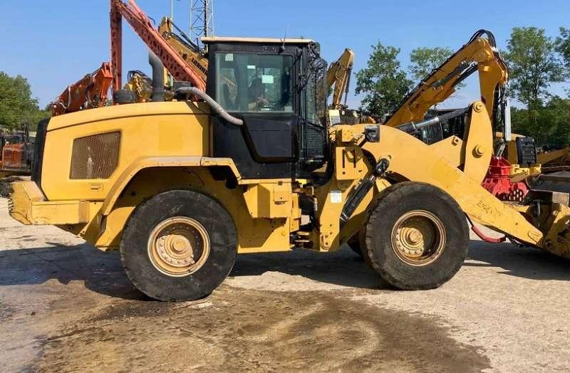 Wheel loader Caterpillar 938M