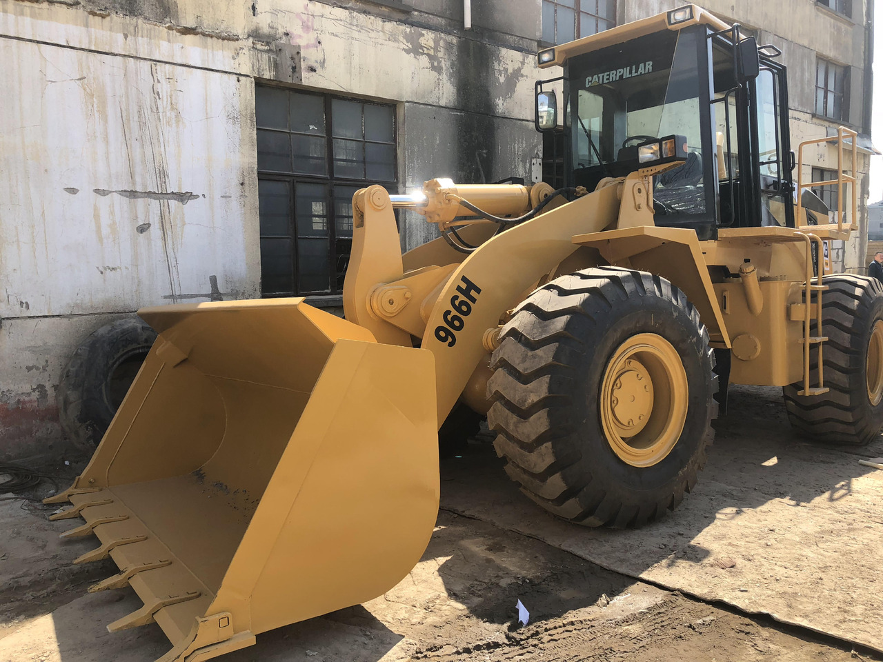 Wheel loader Caterpillar 966H