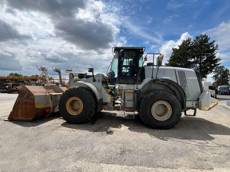 Wheel loader Caterpillar 972K