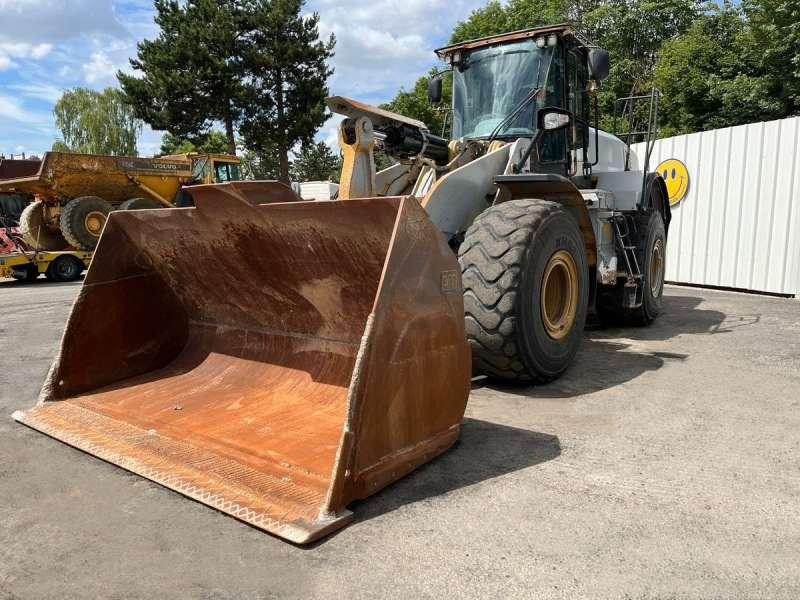 Wheel loader Caterpillar 972K