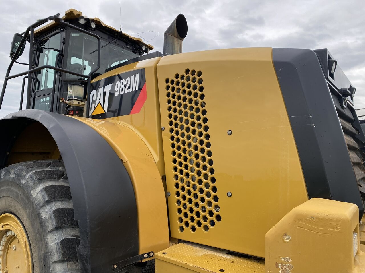 Wheel loader Caterpillar 982M 1er Main Certificat CE