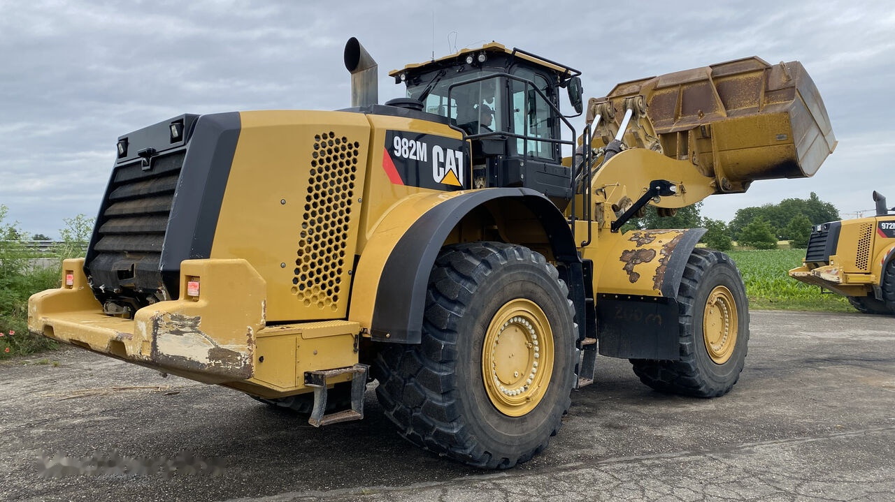 Wheel loader Caterpillar 982M 1er Main Certificat CE