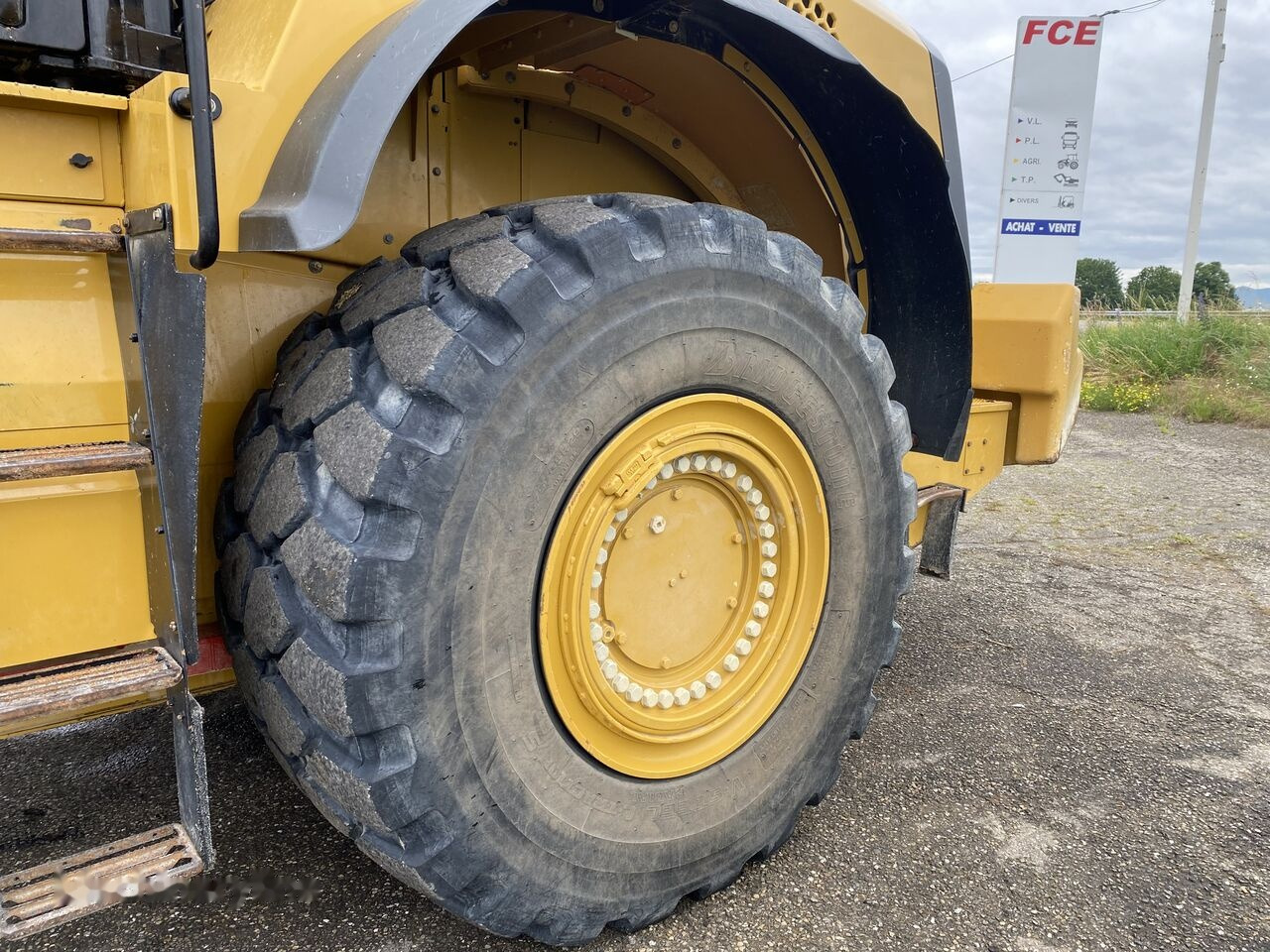 Wheel loader Caterpillar 982M 1er Main Certificat CE