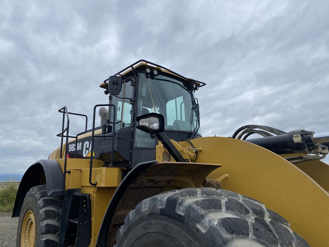 Wheel loader Caterpillar 982M 1er Main Certificat CE