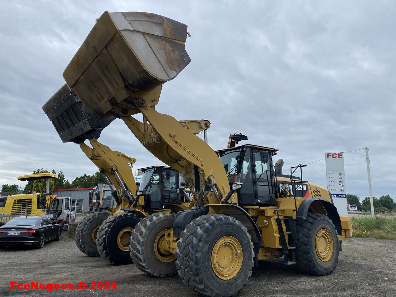 Wheel loader Caterpillar 982M 1er Main Certificat CE