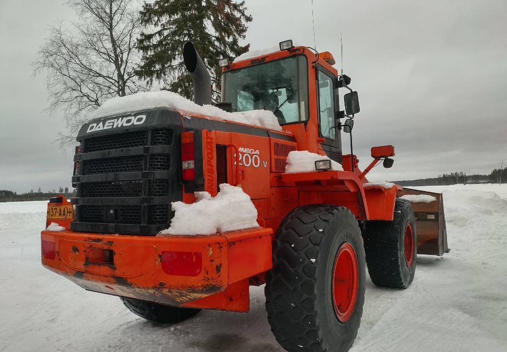 Wheel loader Daewoo 200-V Mega